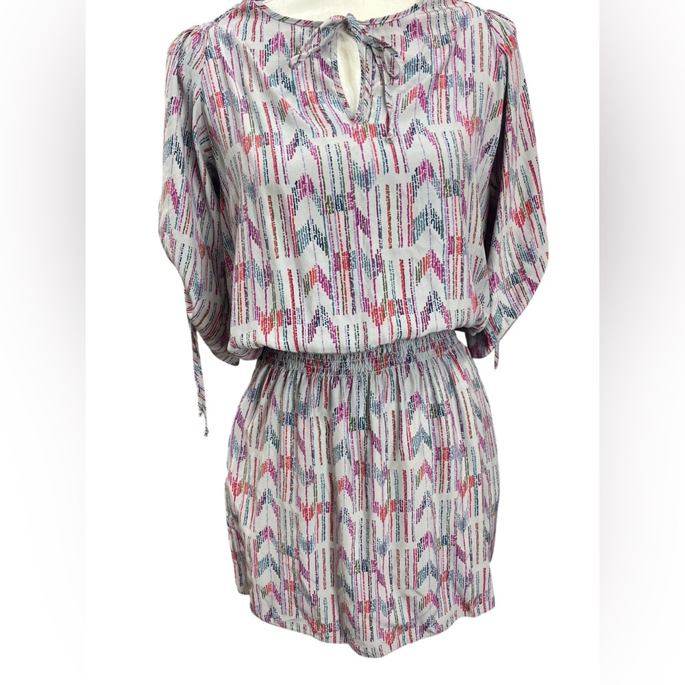 Parker 100% Silk Chevron Print Mini Dress M Pink Gray Keyhole Boho Festival - Picture 3 of 11